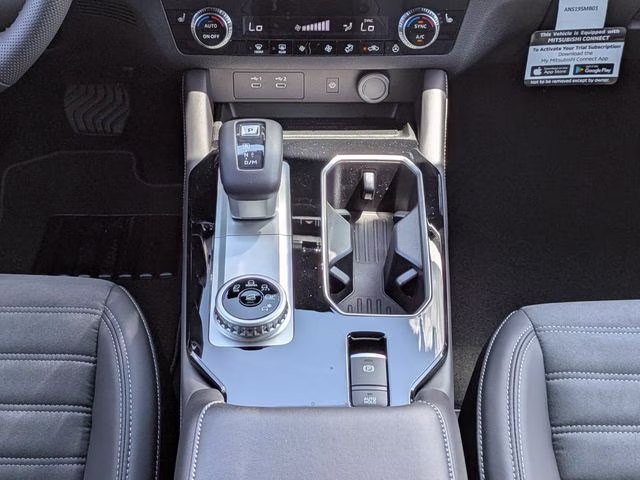 2026 Black Diamond Mitsubishi Outlander LE FWD SUV