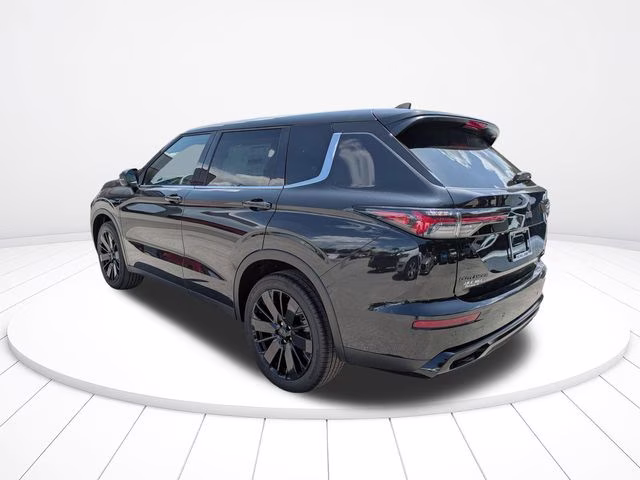 2026 Black Diamond Mitsubishi Outlander LE FWD SUV