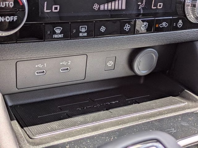 2026 Black Diamond Mitsubishi Outlander LE FWD SUV