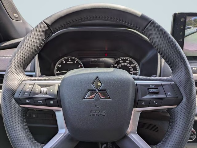 2026 Black Diamond Mitsubishi Outlander LE FWD SUV