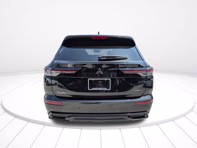 2026 Black Diamond Mitsubishi Outlander LE FWD SUV