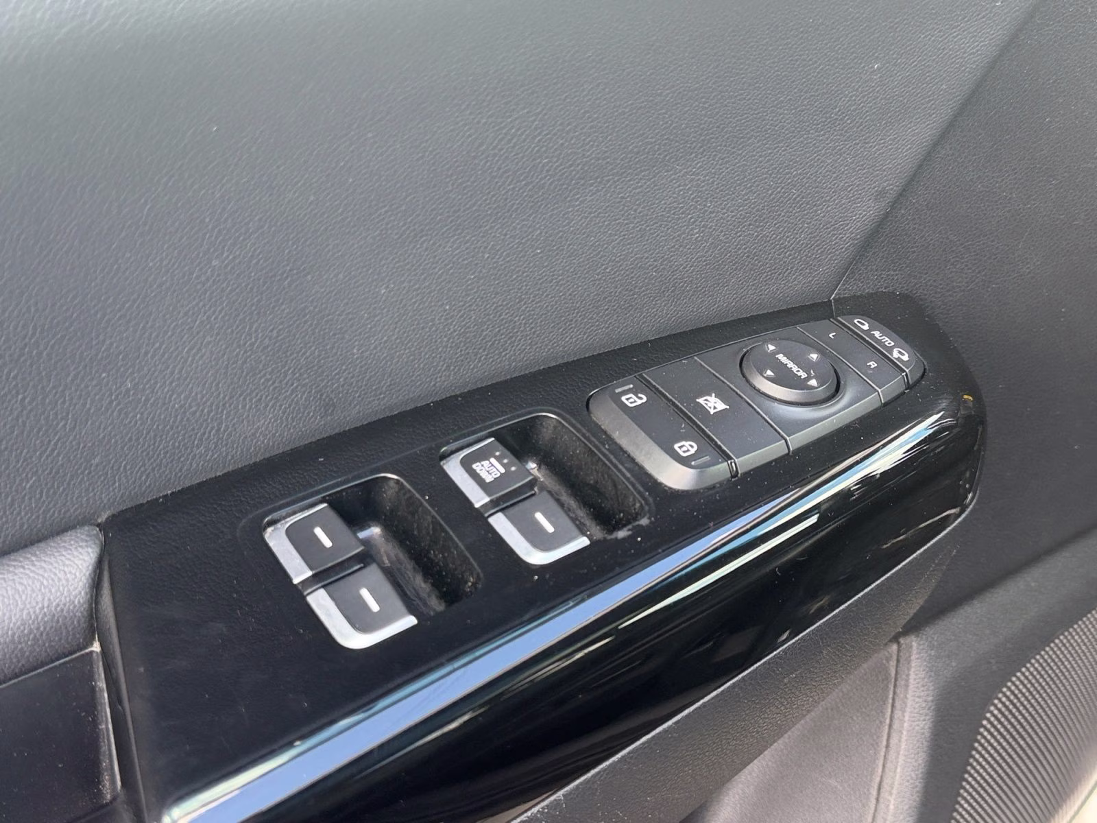 2020 Snow White Pearl Kia Sportage S AWD SUV