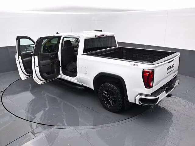 2021 White GMC Sierra 1500 Elevation 4X4 Truck