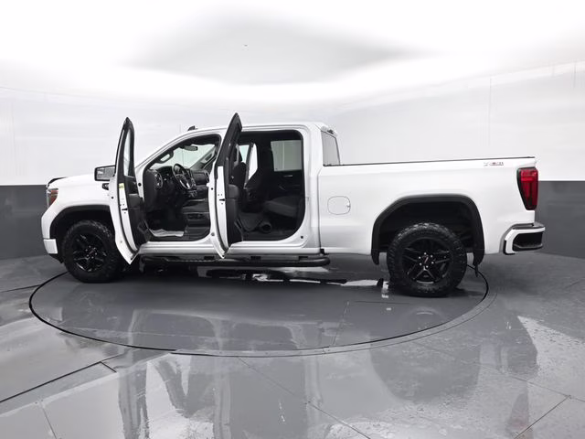 2021 White GMC Sierra 1500 Elevation 4X4 Truck