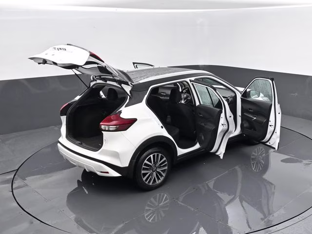 2023 Aspen White/Super Black Nissan Kicks SV FWD SUV
