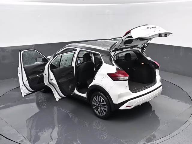 2023 Aspen White/Super Black Nissan Kicks SV FWD SUV