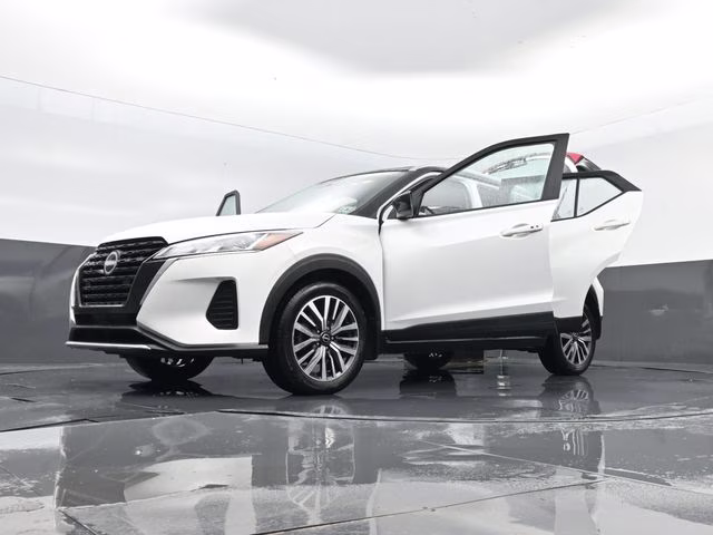 2023 Aspen White/Super Black Nissan Kicks SV FWD SUV