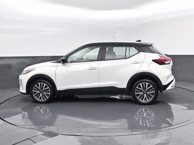 2023 Aspen White/Super Black Nissan Kicks SV FWD SUV