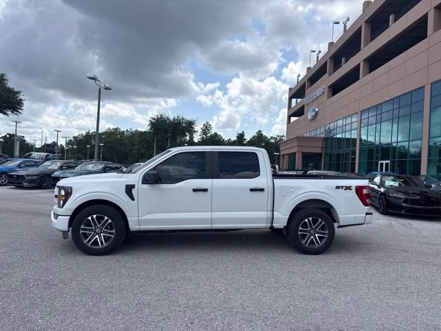 2023 Oxford White Ford F-150 XL Crew Cab Pickup RWD Truck