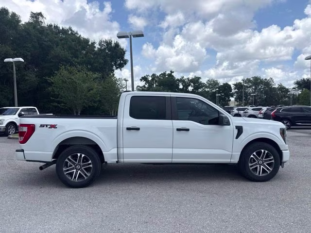 2023 Oxford White Ford F-150 XL Crew Cab Pickup RWD Truck