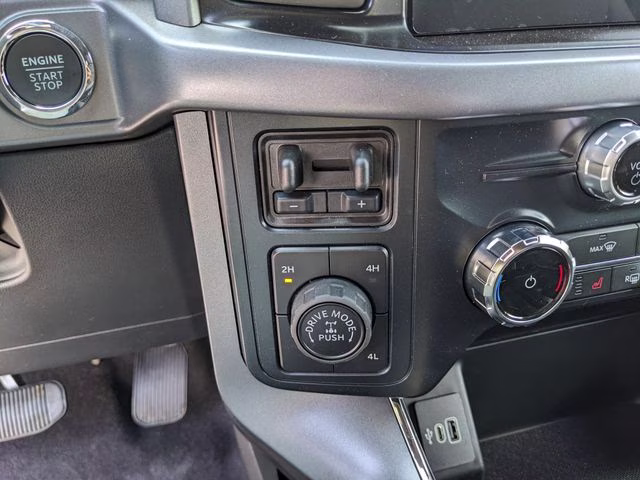 2026 Oxford White Ford F-150 XLT 4X4 Truck