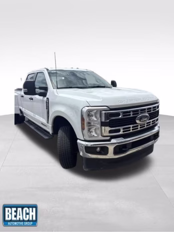 2025 White Ford Super Duty F-350 DRW XLT 4X4 Truck