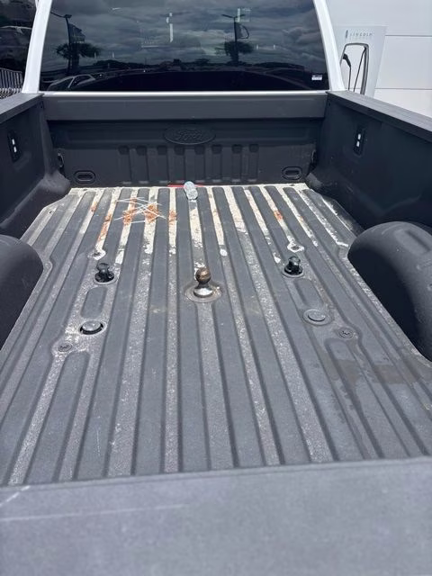 2025 White Ford Super Duty F-350 DRW XLT 4X4 Truck