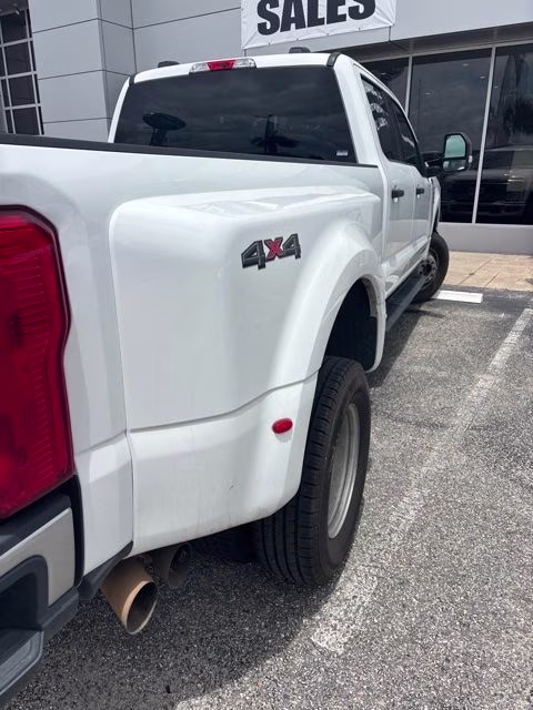 2025 White Ford Super Duty F-350 DRW XLT 4X4 Truck