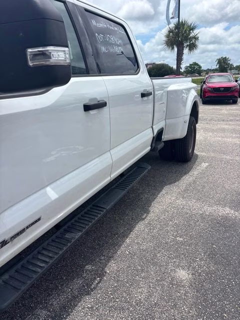 2025 White Ford Super Duty F-350 DRW XLT 4X4 Truck