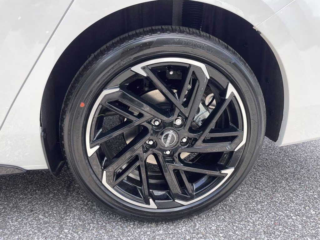 2026 Aspen White Tricoat Nissan Sentra SR FWD Sedan