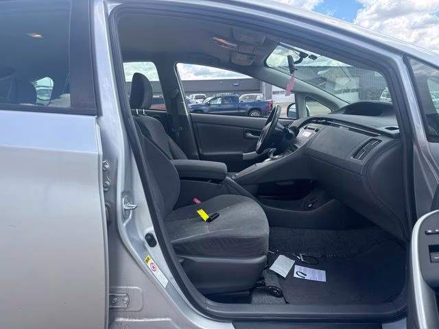 2010 Silver Toyota Prius III FWD Hatchback
