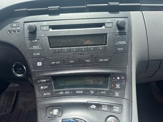 2010 Silver Toyota Prius III FWD Hatchback