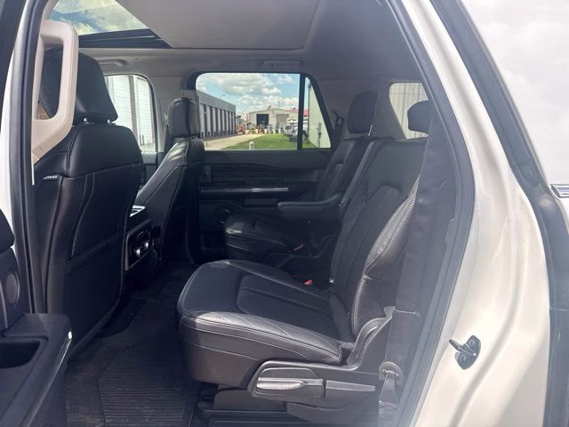 2020 White Ford Expedition Max Platinum 4X4 SUV