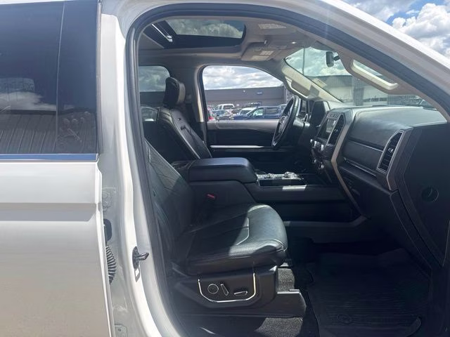 2020 White Ford Expedition Max Platinum 4X4 SUV