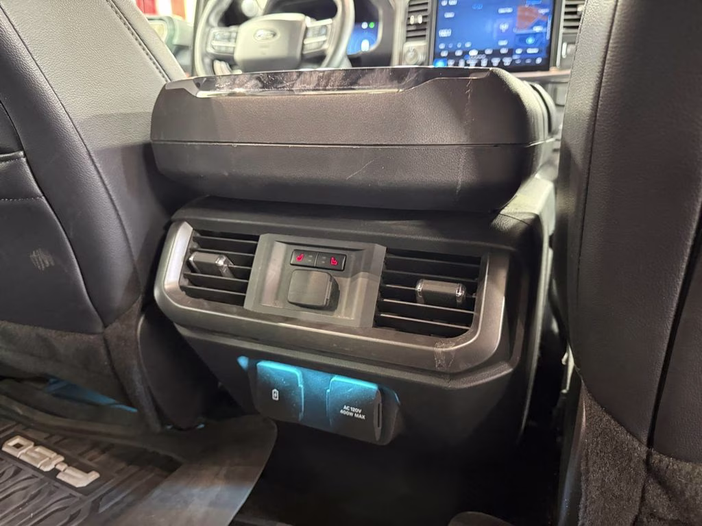 2024 Avalanche Gray Ford F-150 Lariat FX4 Black Appearance w/Tow Pkg 4X4 Truck