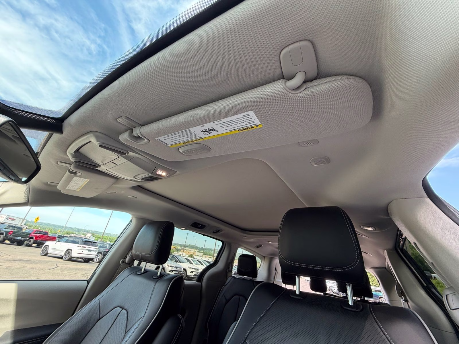 2024 Bright White Clearcoat Chrysler Pacifica Limited AWD Van