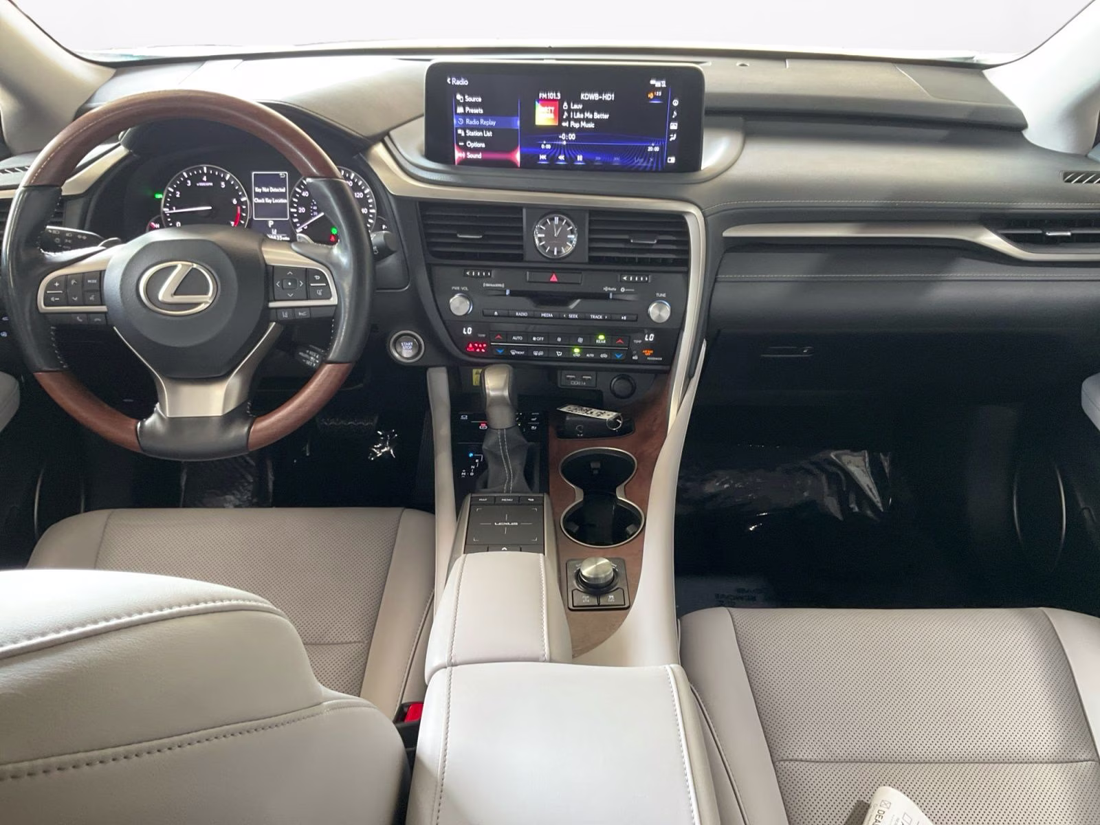 2022 White Pearl Lexus RX 350L AWD SUV