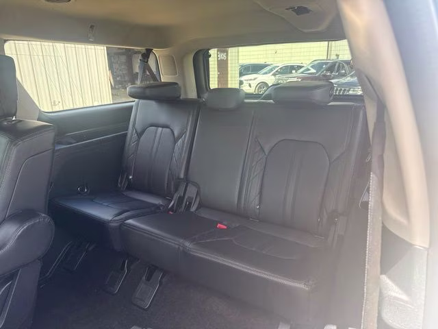 2020 White Ford Expedition Max Platinum 4X4 SUV
