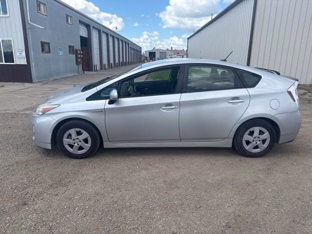 2010 Silver Toyota Prius III FWD Hatchback