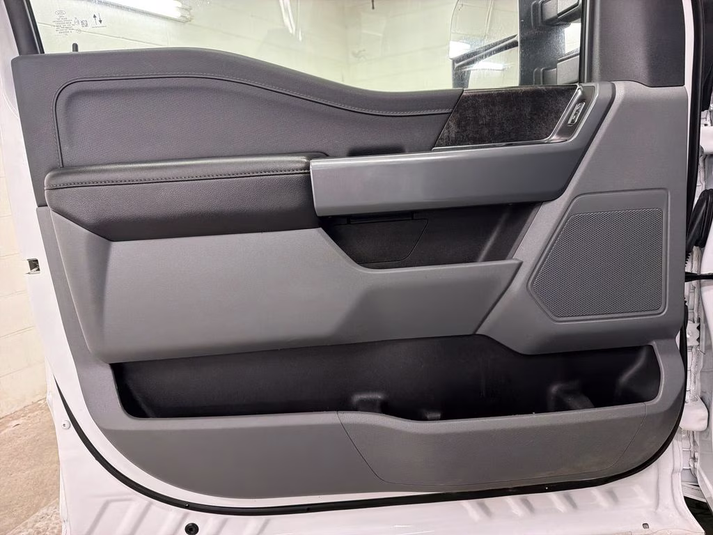 2023 Oxford White Ford F-150 XLT 4X4 Truck