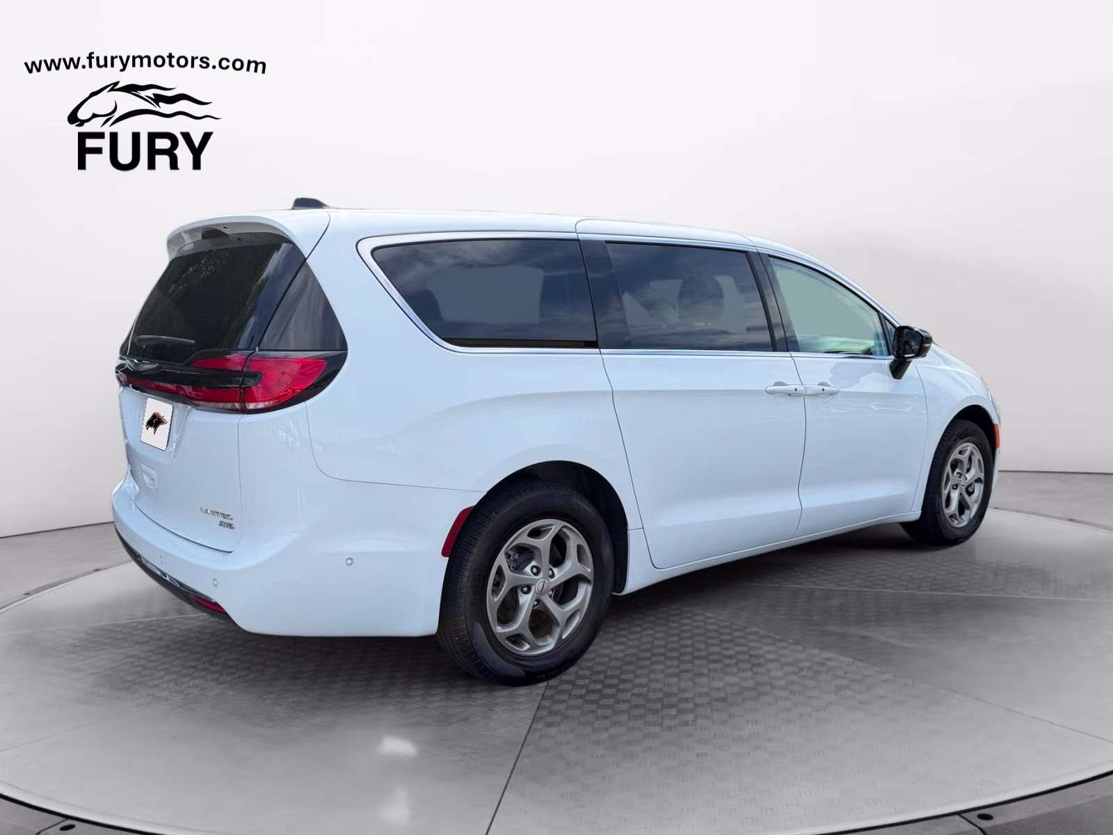 2024 Bright White Clearcoat Chrysler Pacifica Limited AWD Van