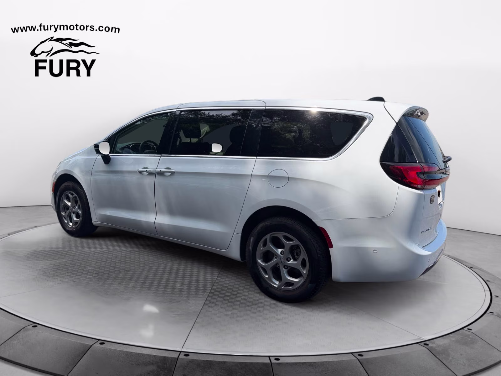 2024 Bright White Clearcoat Chrysler Pacifica Limited AWD Van