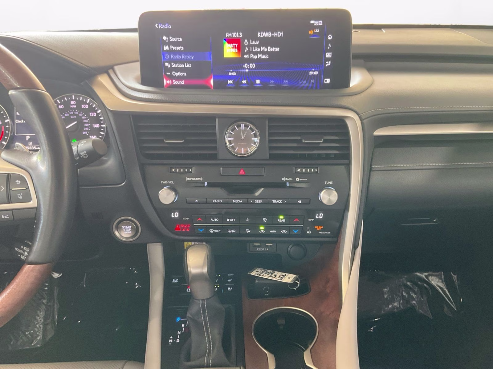 2022 White Pearl Lexus RX 350L AWD SUV