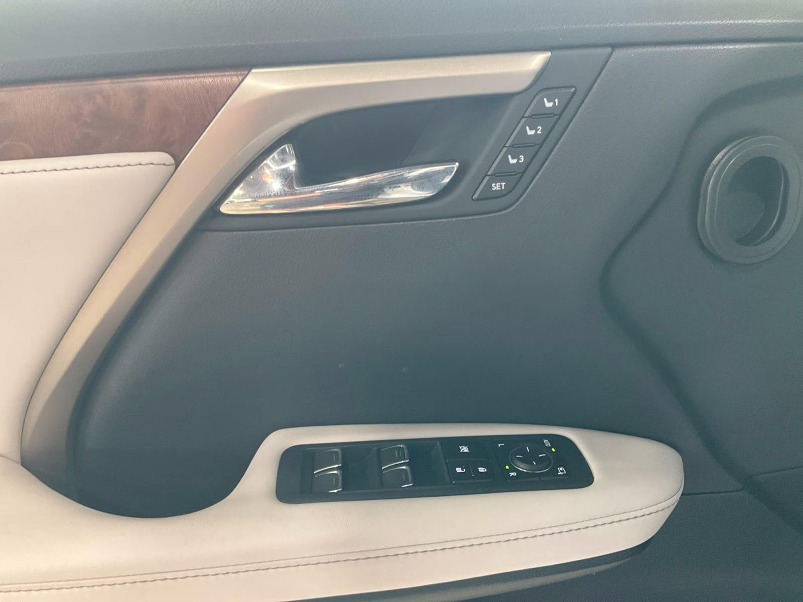 2022 White Pearl Lexus RX 350L AWD SUV