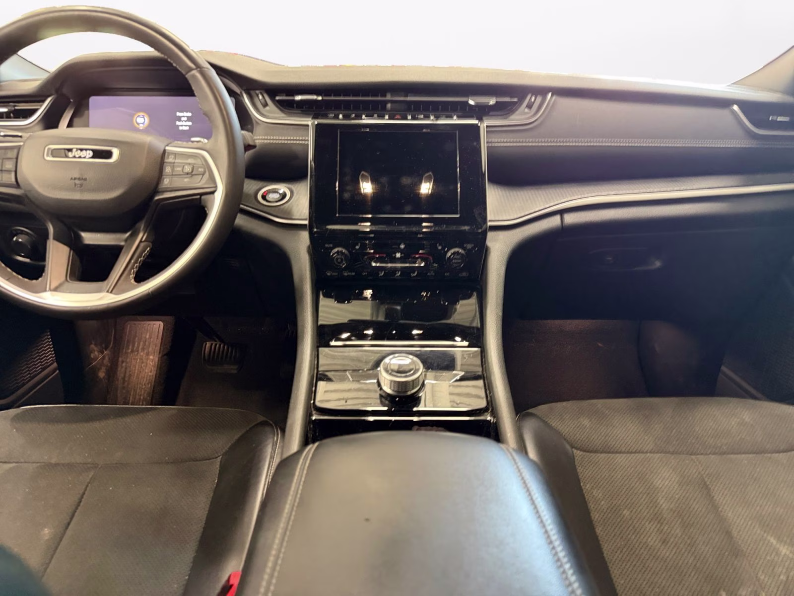 2023 Silver Zynith Jeep Grand Cherokee L Altitude 4X4 SUV