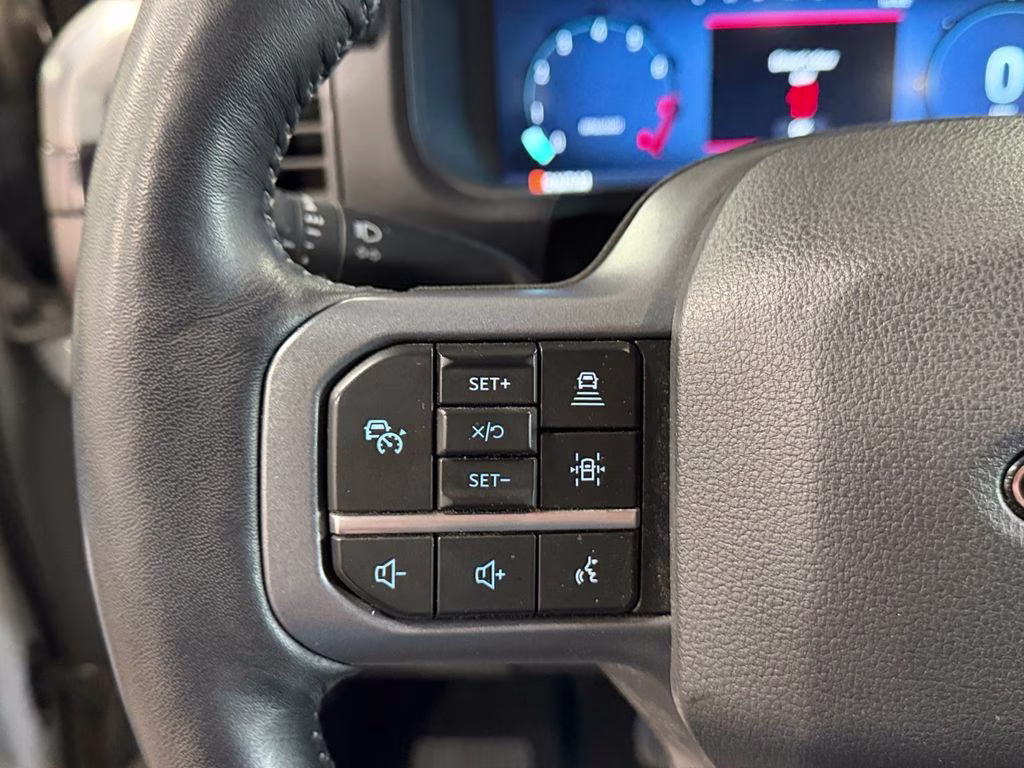 2024 Avalanche Gray Ford F-150 Lariat FX4 Black Appearance w/Tow Pkg 4X4 Truck