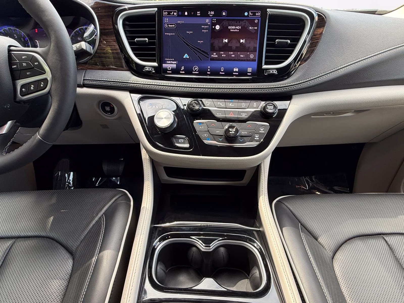 2024 Bright White Clearcoat Chrysler Pacifica Limited AWD Van
