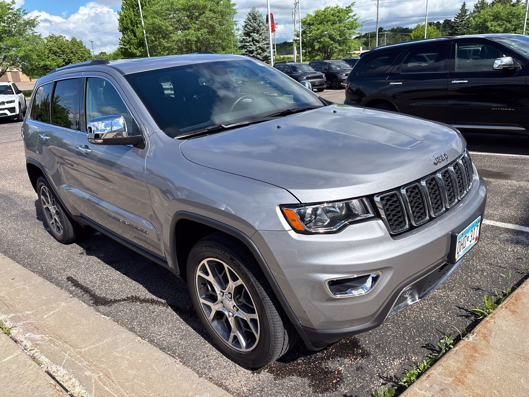2019 Billet Silver Metallic Clearcoat Jeep Grand Cherokee Limited 4X4 SUV