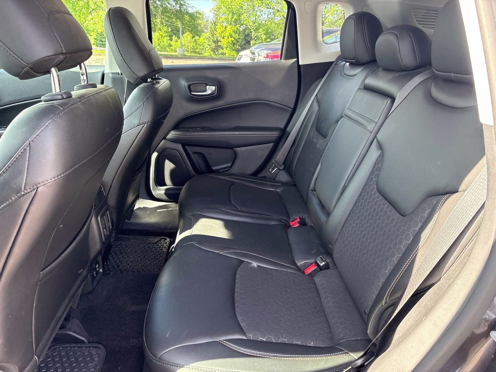 2018 Granite Crystal Metallic Clearcoat Jeep Compass Latitude 4X4 SUV