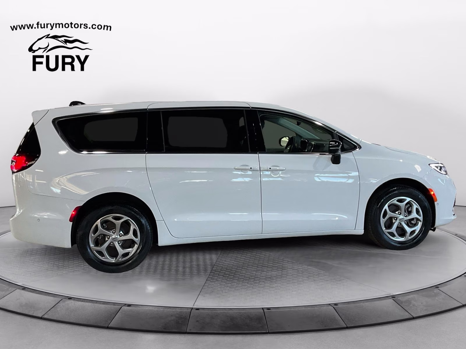 2024 Bright White Clearcoat Chrysler Pacifica Limited AWD Van