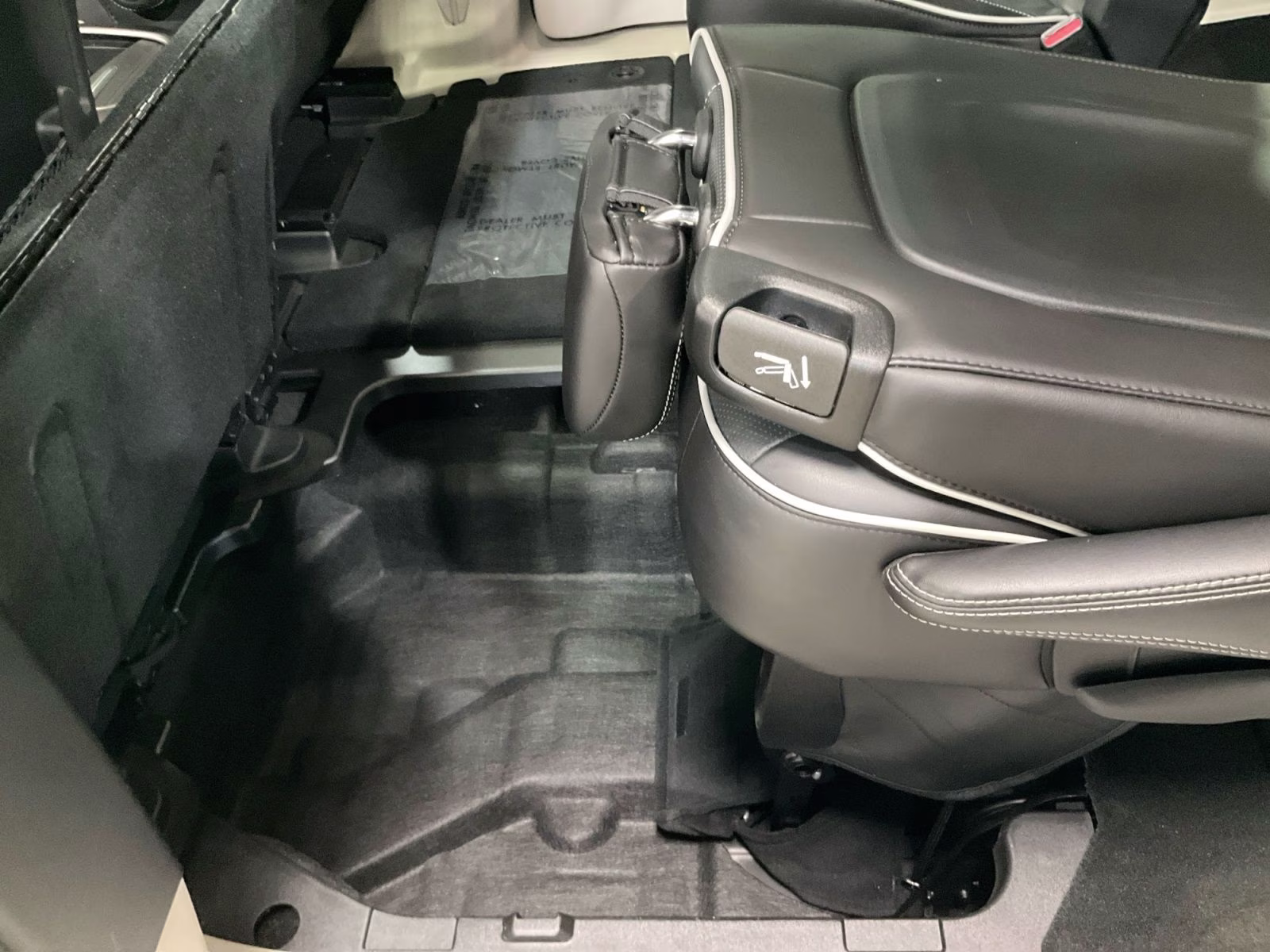2024 Bright White Clearcoat Chrysler Pacifica Limited AWD Van