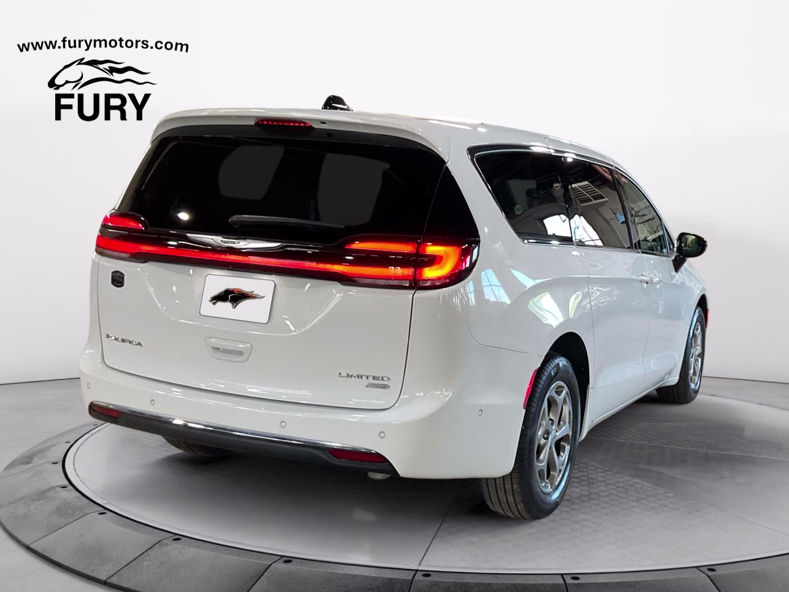 2024 Bright White Clearcoat Chrysler Pacifica Limited AWD Van
