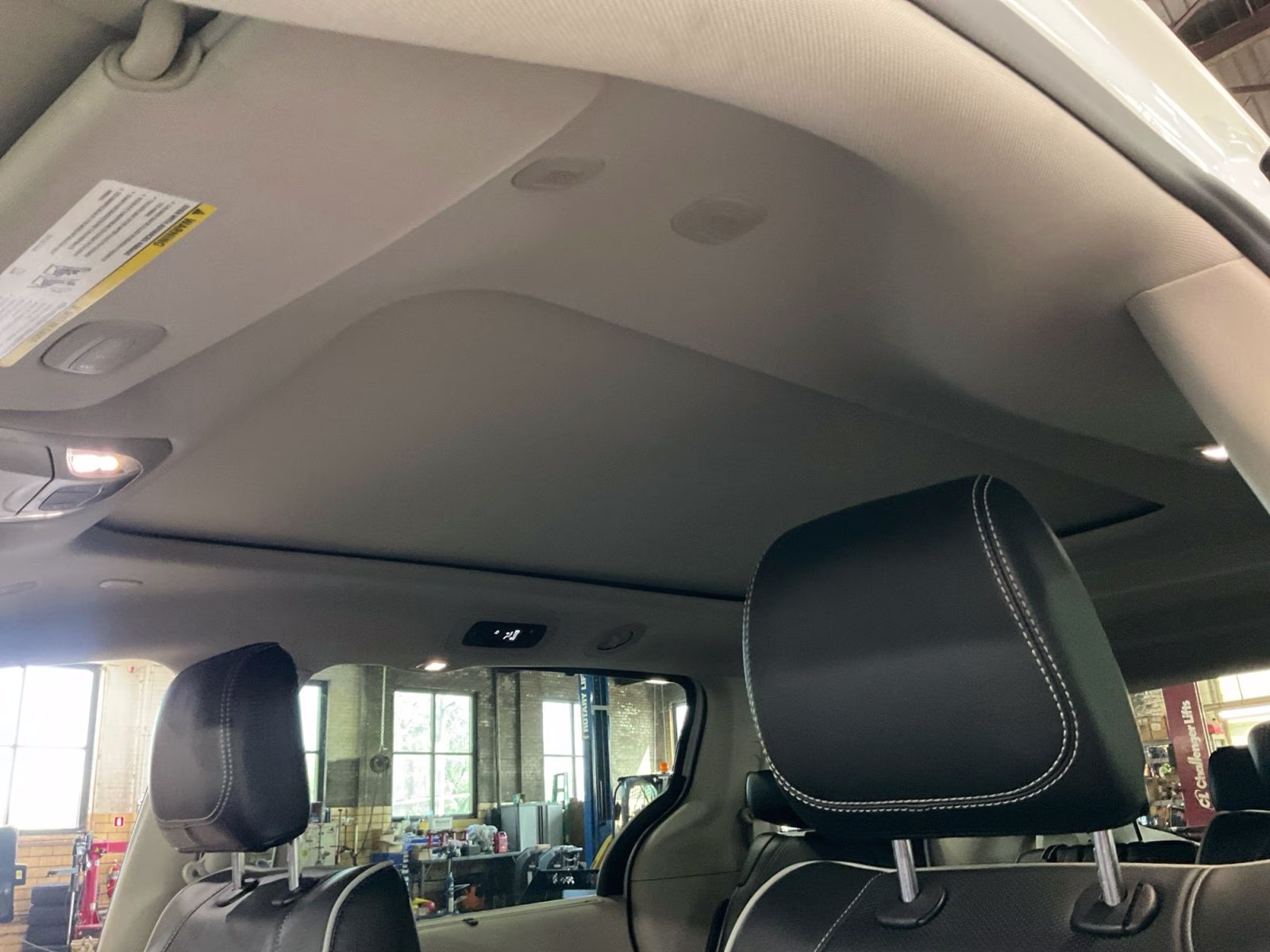 2024 Bright White Clearcoat Chrysler Pacifica Limited AWD Van