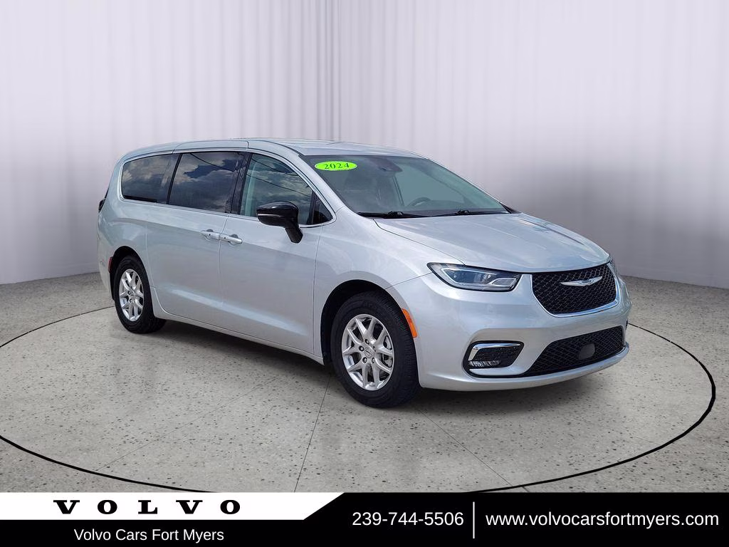 2024 Silver Mist Clearcoat Chrysler Pacifica Touring L FWD Van