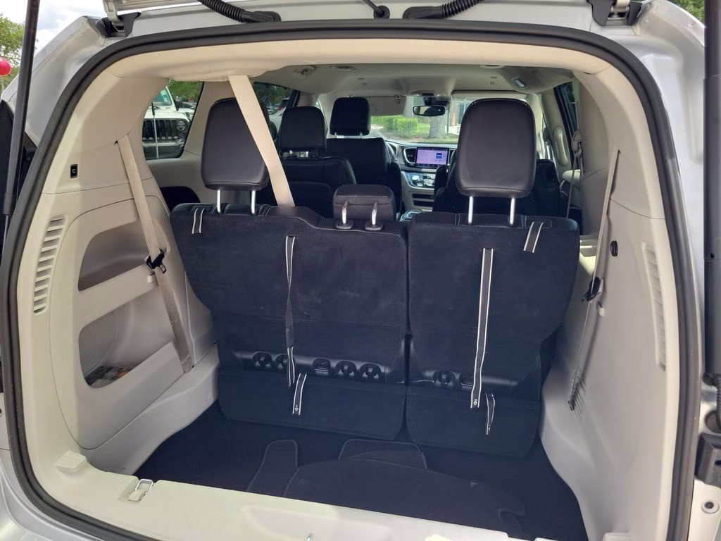 2024 Silver Mist Clearcoat Chrysler Pacifica Touring L FWD Van