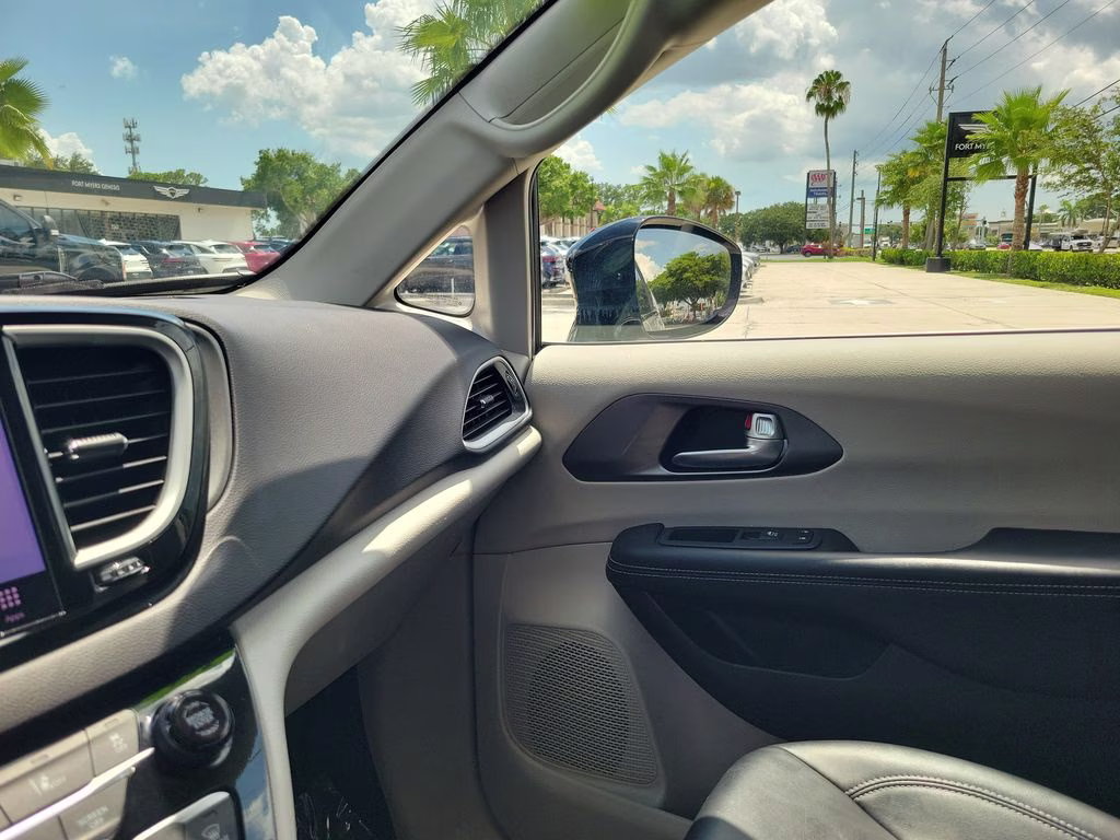 2024 Silver Mist Clearcoat Chrysler Pacifica Touring L FWD Van