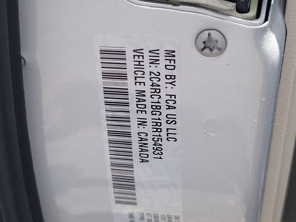 2024 Silver Mist Clearcoat Chrysler Pacifica Touring L FWD Van
