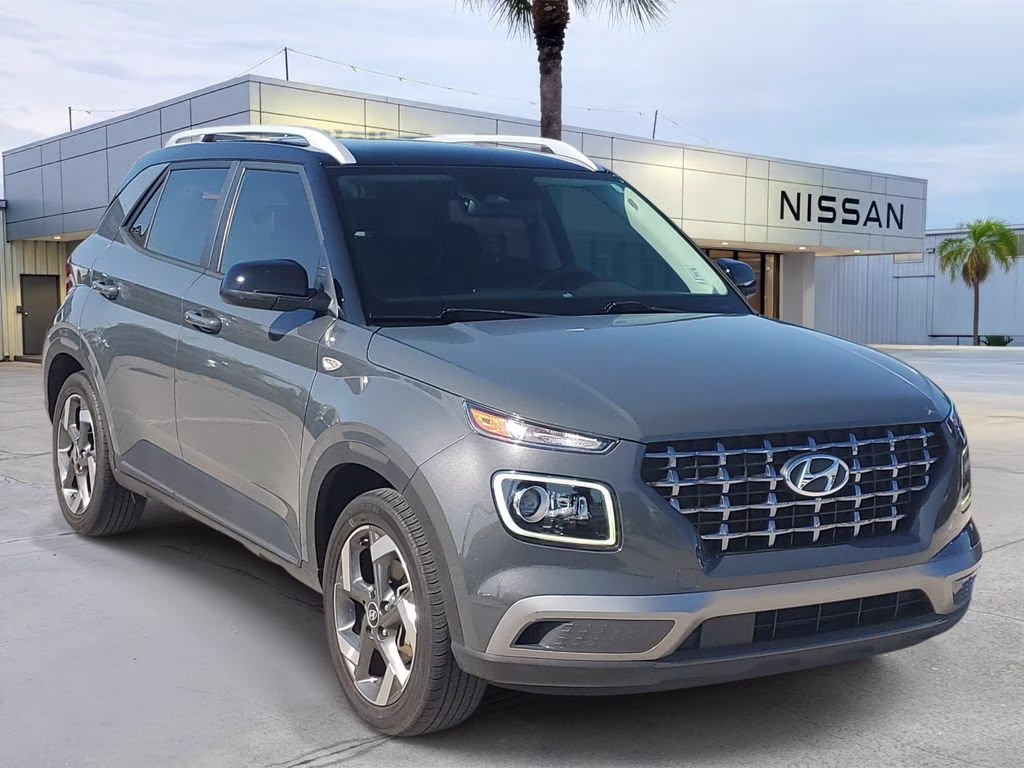 2024 Ecotronic Gray Hyundai Venue Limited FWD SUV