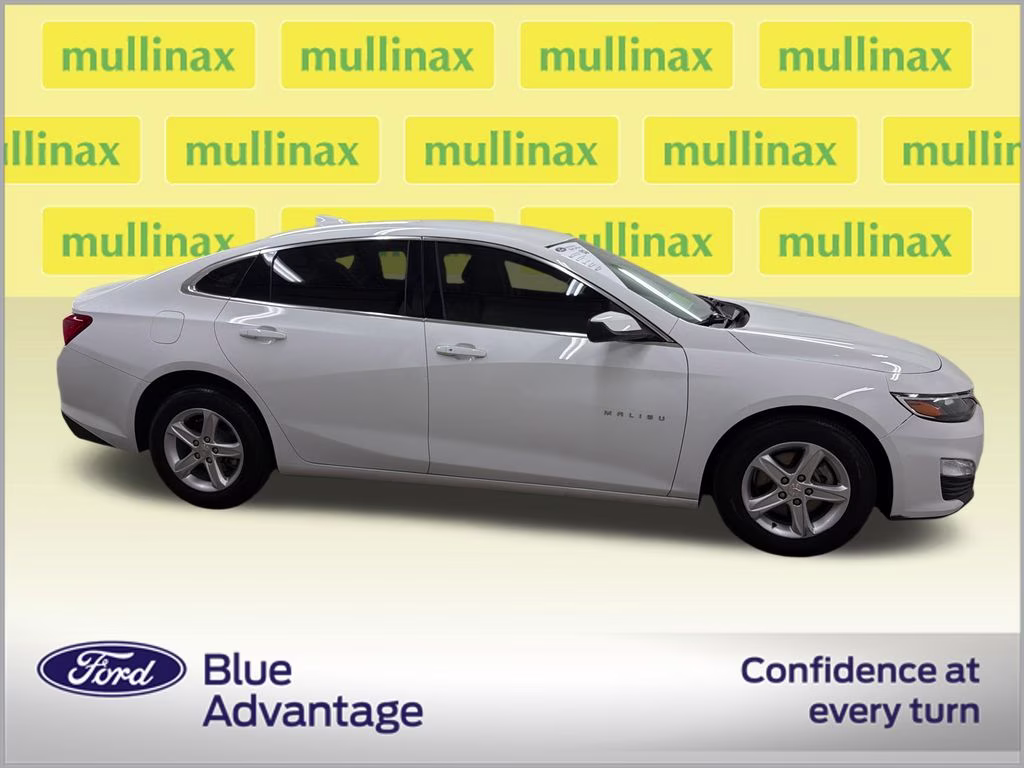 2024 Summit White Chevrolet Malibu LT FWD Sedan