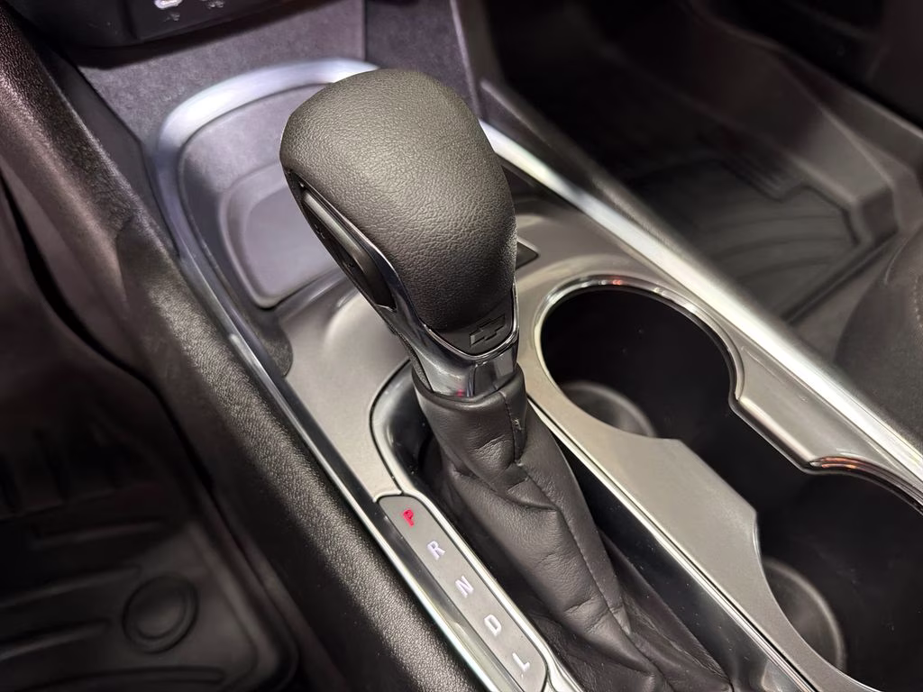 2024 Summit White Chevrolet Malibu LT FWD Sedan